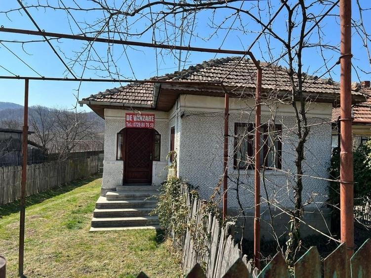 Casă cu 4 camere în Măgureni