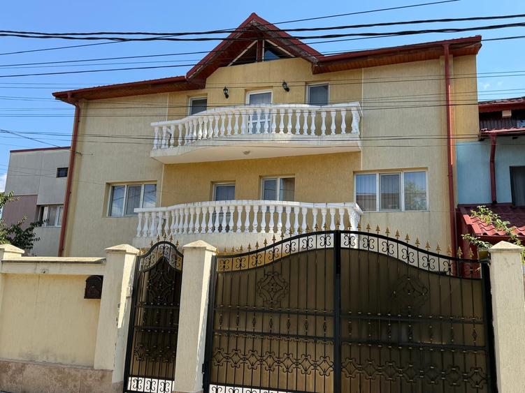 Casă cu 6 camere cu Canalizare în Fundeni