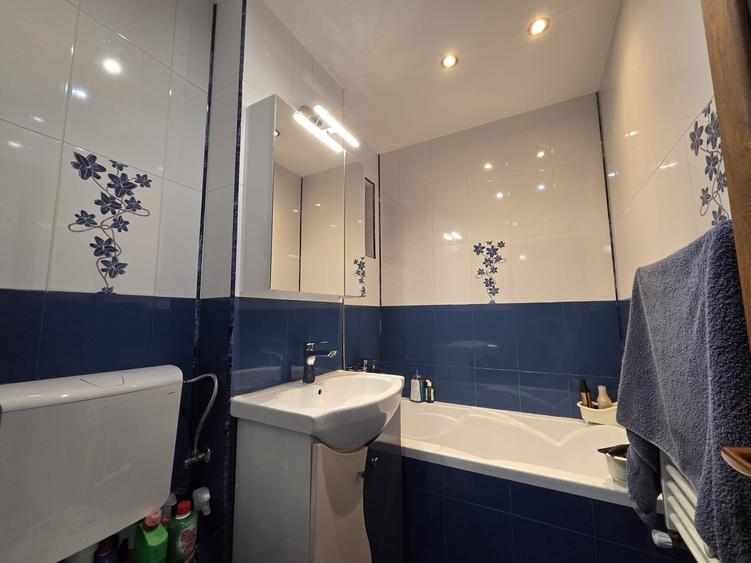 Apartament cu 2 camere decomandat în Micro 13