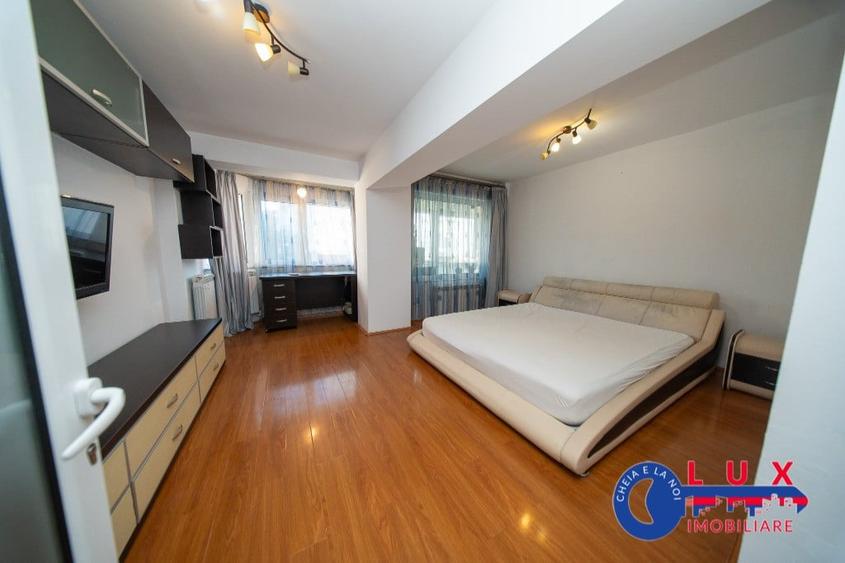 Apartament cu 3 camere decomandat în Babadag