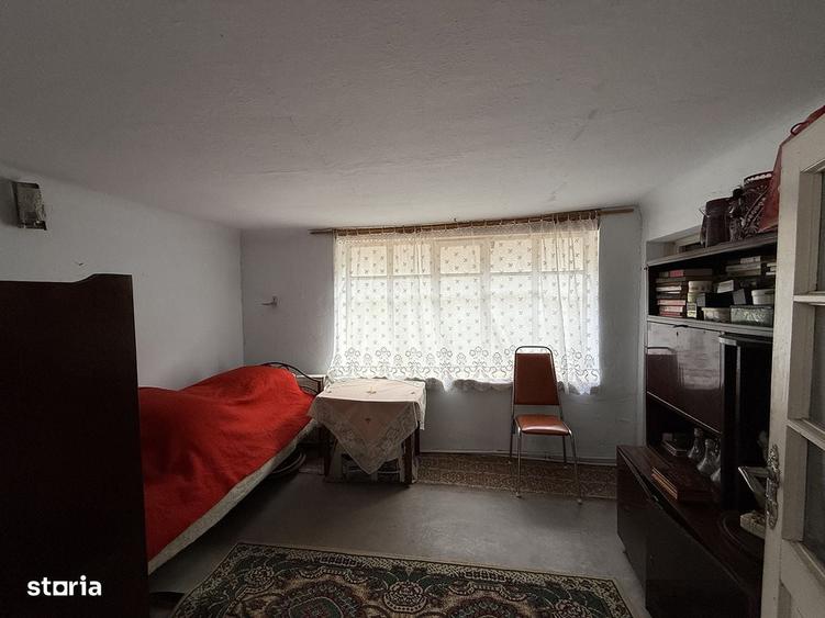Casă cu 4 camere cu Teren 1190 Mp în Biharia