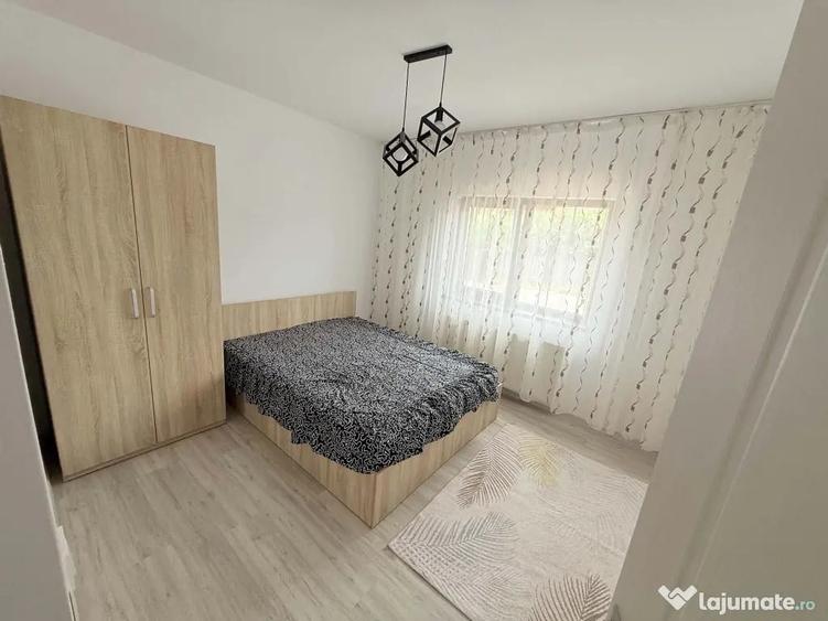 Apartament cu 3 camere decomandat în Vișan