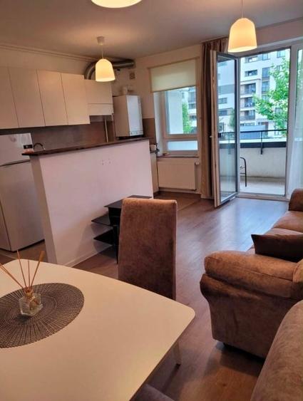 Apartament cu 2 camere semidecomandat, mobilat în Tractorul