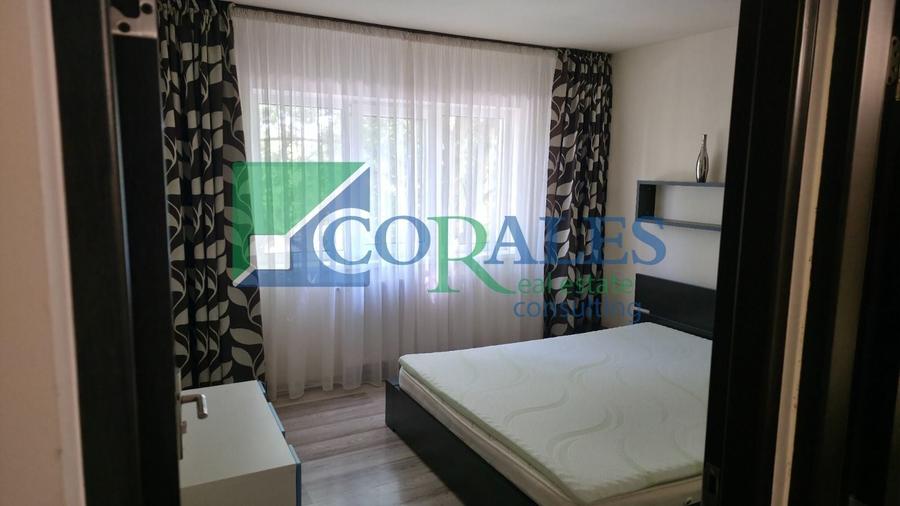 Apartament cu 3 camere decomandat, mobilat în Aradului
