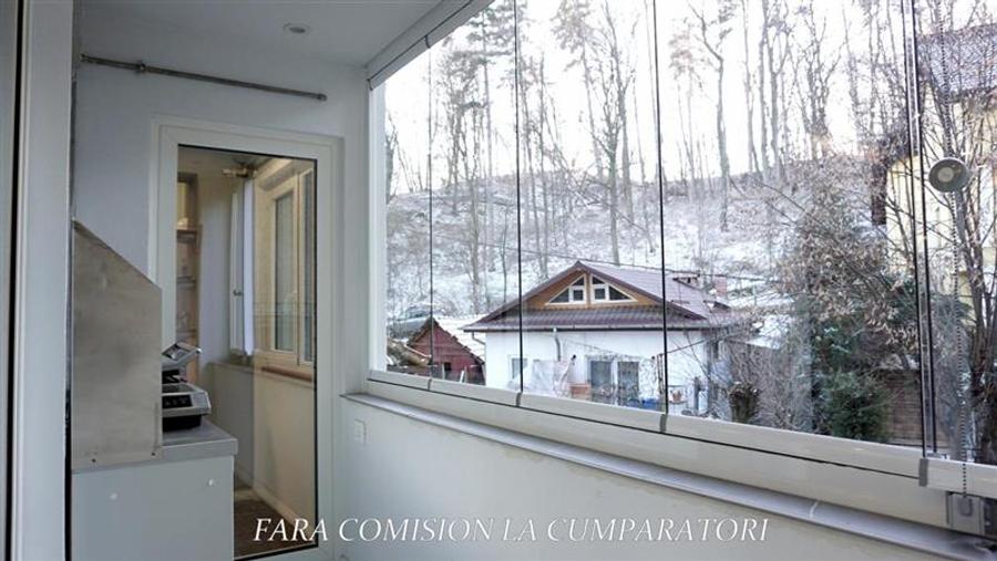 Apartament cu 4 camere decomandat, mobilat în Central