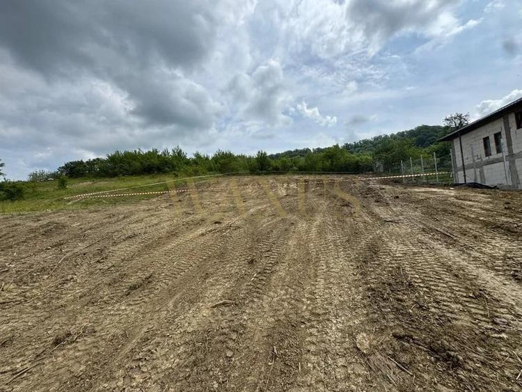 Teren Construcții intravilan de 650 mp, în Nord