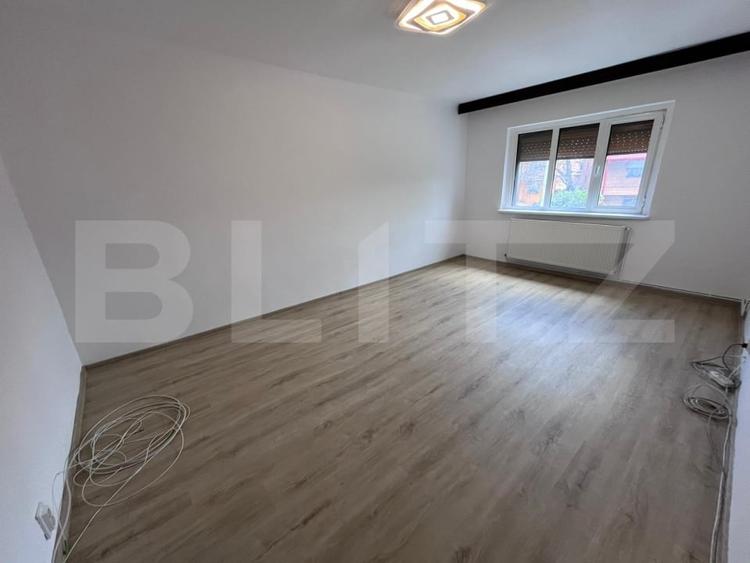 Apartament cu 2 camere decomandat, mobilat în Rovine