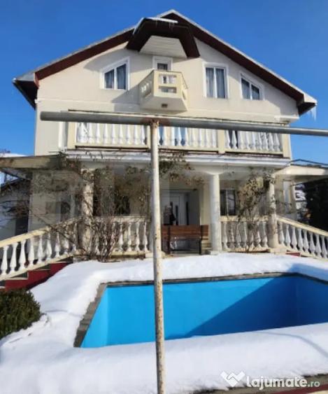 Casă cu 5 camere cu Teren 1000 Mp în Decebal