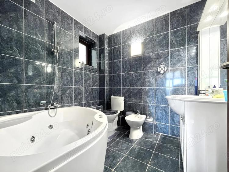 Casă cu 6 camere cu Teren 1244 Mp în Central