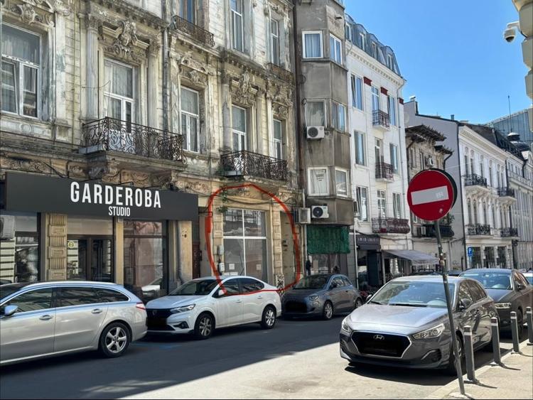 Spațiu comercial, de 81 mp, în Universitate
