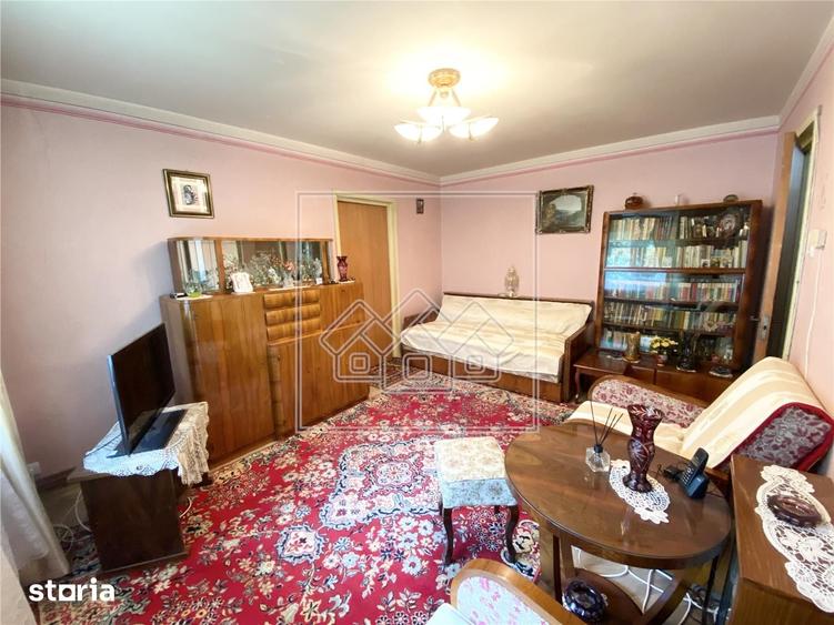 Apartament 2 camere de vanzare, necesita renovare, zona Rahovei - Sibi - 1