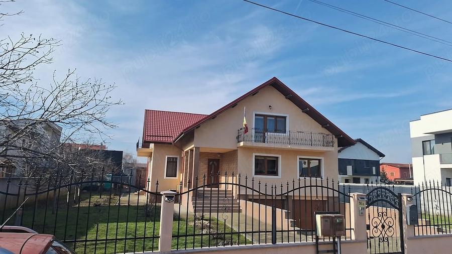 Casă cu 3 camere cu Teren 950 Mp în Central