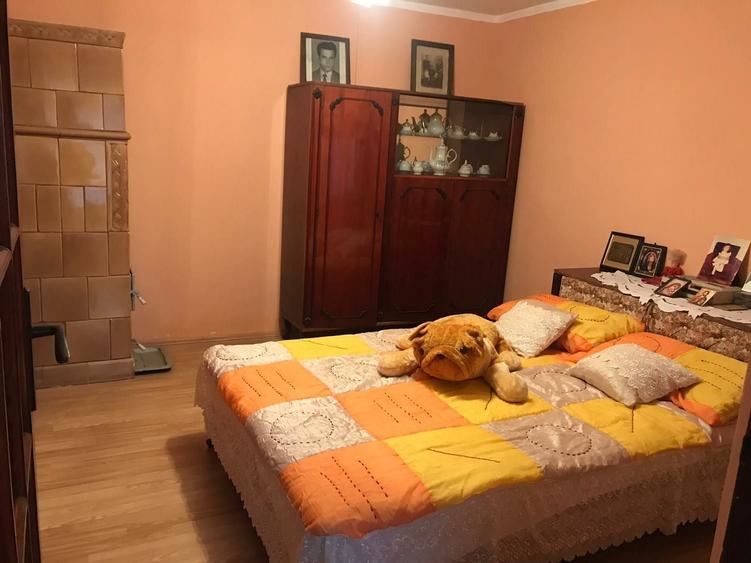Casă cu 4 camere cu Teren 2500 Mp în Ilovăț