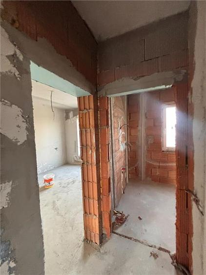 Duplex cu 4 camere cu Canalizare în Moșnița Nouă