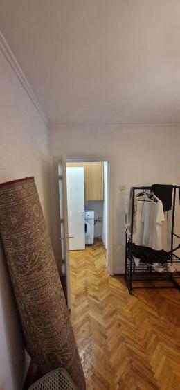 Apartament cu 2 camere semidecomandat în Pajura