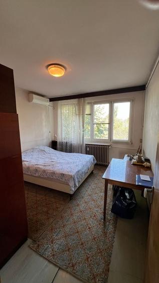 Apartament cu 4 camere semidecomandat în Gorjului