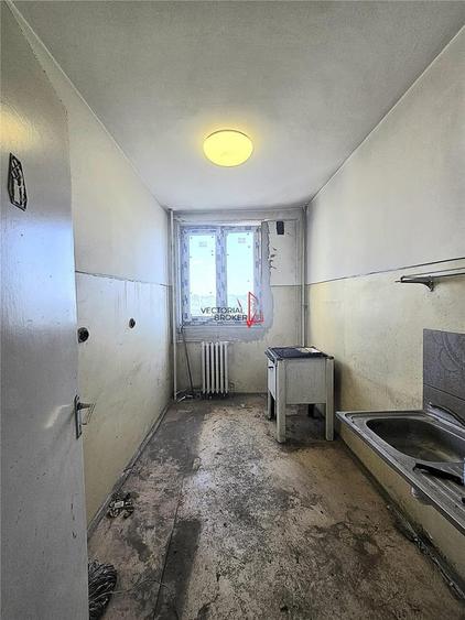 Apartament cu 2 camere semidecomandat în Colentina