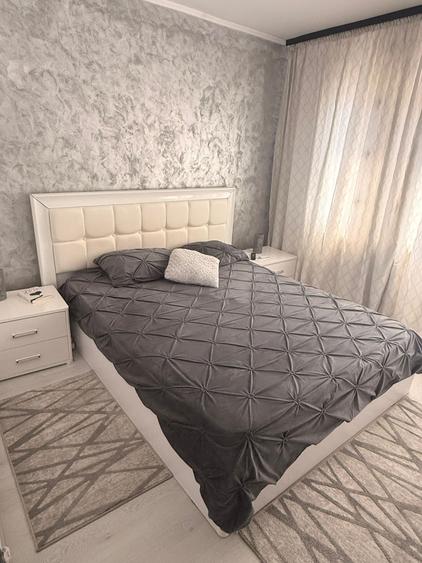 Apartament cu 3 camere decomandat în Exterior Vest