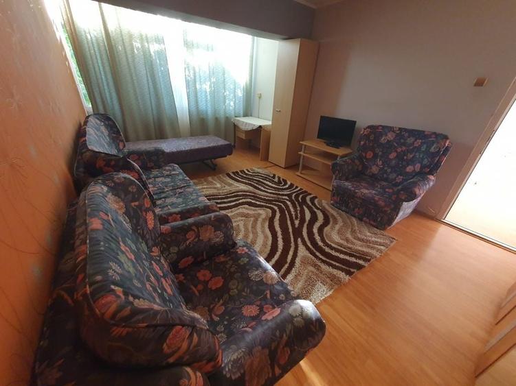 Apartament cu 3 camere decomandat în Faleza Nord