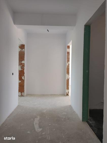 Casă cu 4 camere cu Teren 399 Mp în Crevedia