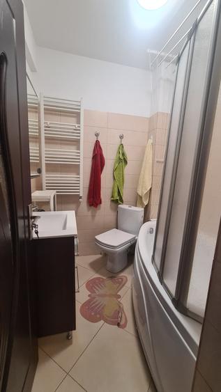 Apartament cu 3 camere decomandat în Sud
