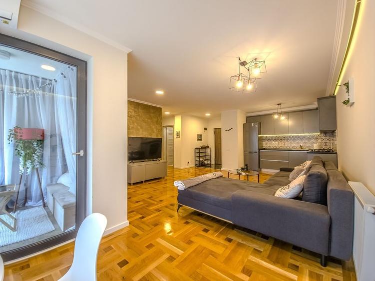 Apartament cu 2 camere semidecomandat, mobilat în Bună Ziua