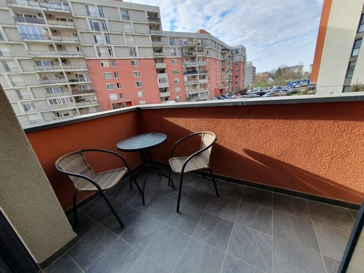 Apartament cu 2 camere decomandat, mobilat în Aradului
