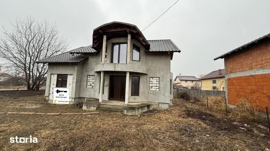 Casă cu 6 camere cu Teren 770 Mp în Câmpineanca