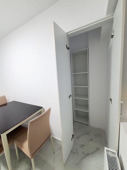 Apartament cu 3 camere decomandat în Moșilor