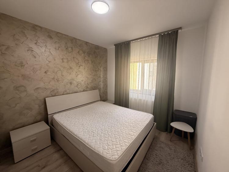 Apartament cu 3 camere decomandat, mobilat în Cetate