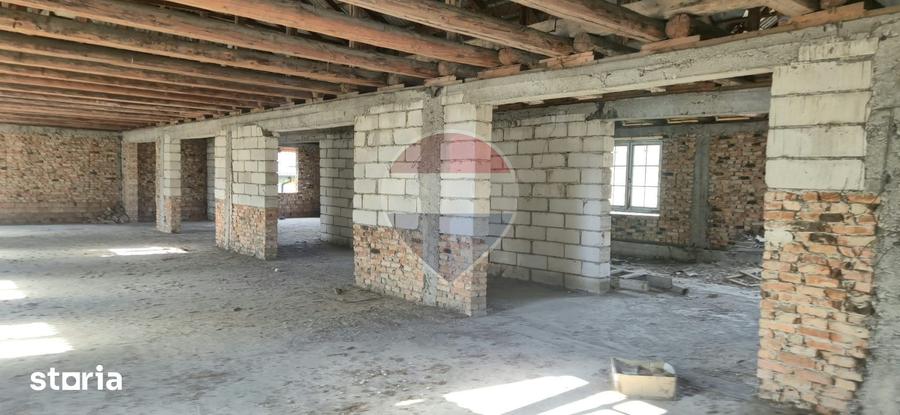 Spațiu comercial, de 1,100 mp, în Central