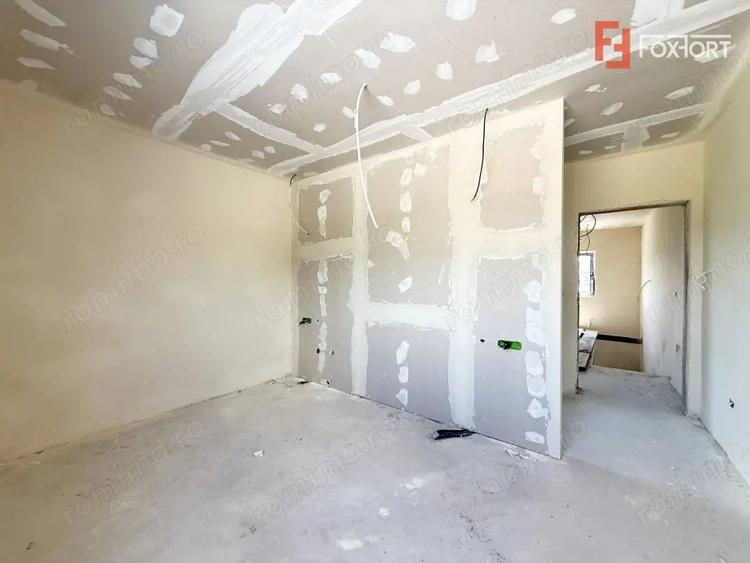 Casă cu 3 camere cu Teren 247 Mp în Săcălaz