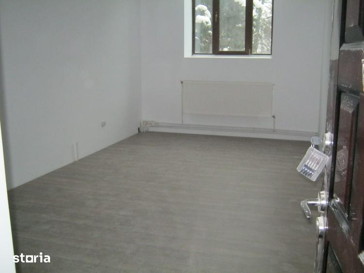 Spațiu comercial, de 450 mp, în Central