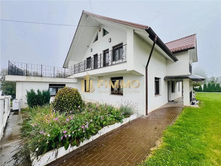 Casă cu 5 camere cu Teren 767 Mp în Bosanci