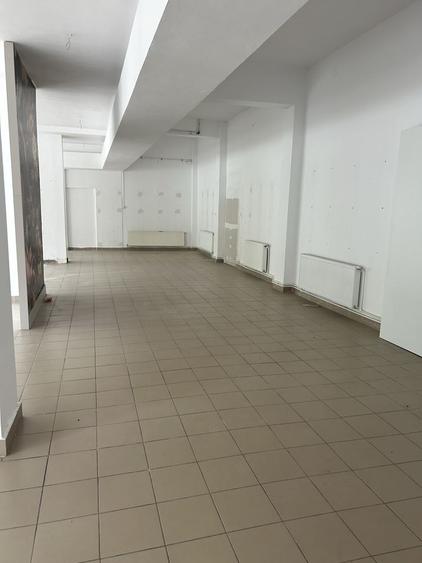 Spațiu comercial, de 256 mp, în Central