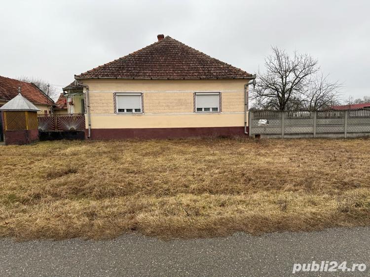 Casă cu 5 camere în Căpălnaș