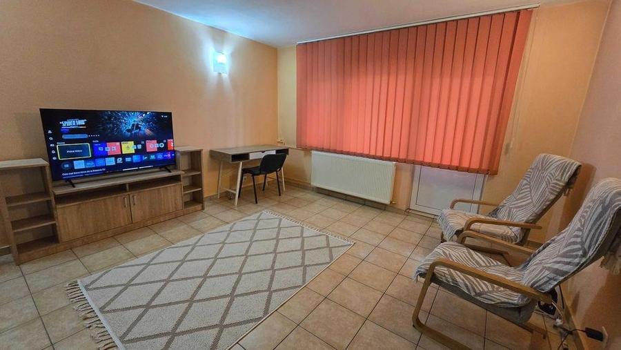 Garsonieră decomandată, mobilată în Dristor