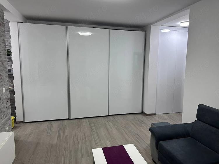 Apartament cu 2 camere semidecomandat în Giroc