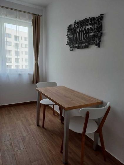 Apartament cu 2 camere decomandat în Apărătorii Patriei
