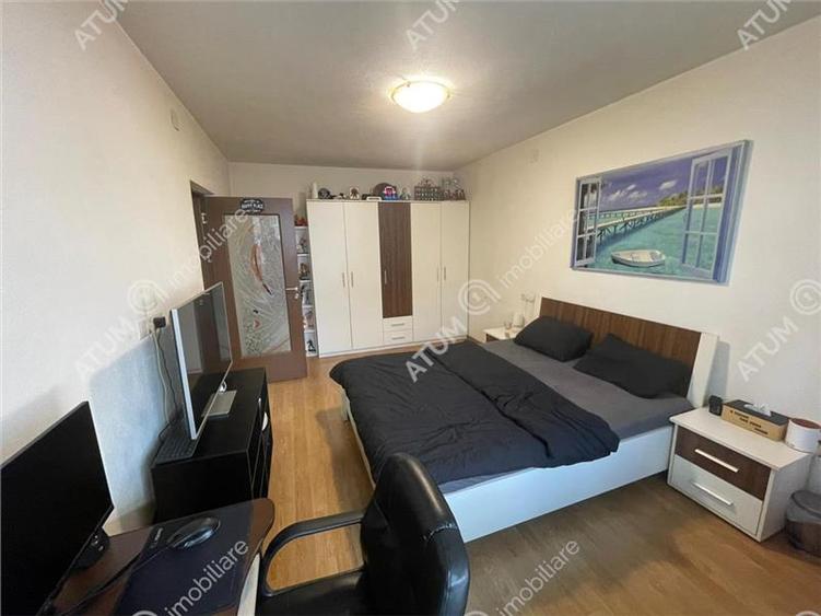 Apartament cu 3 camere decomandat, mobilat în Mihai Viteazul