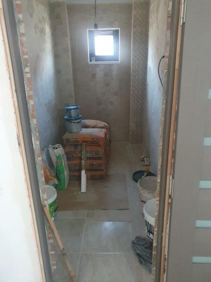Casă cu 5 camere cu Teren 160 Mp în Est