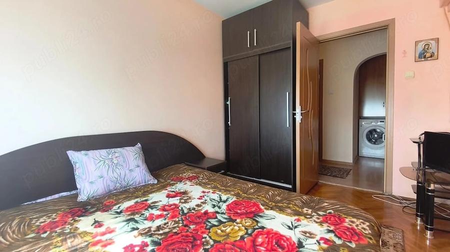 Apartament cu 3 camere decomandat în Central
