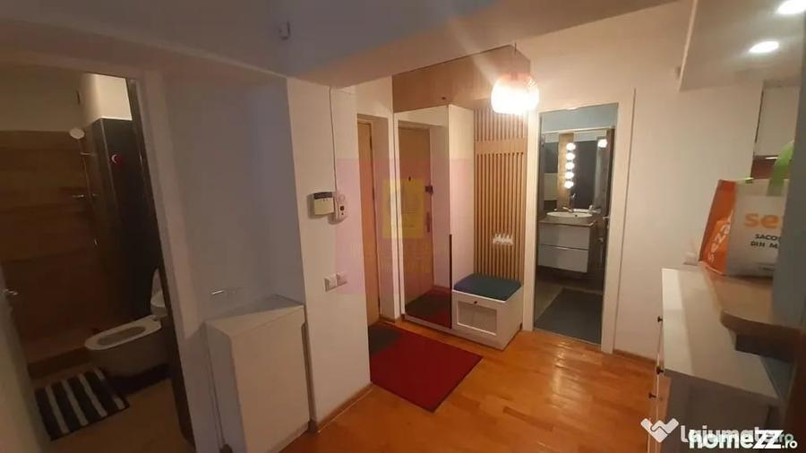 Apartament cu 3 camere semidecomandat în Romană