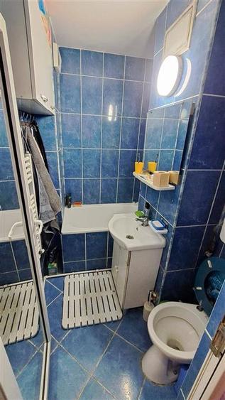 Apartament cu 3 camere semidecomandat în Viziru 1