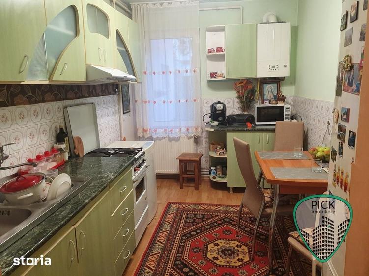 Apartament cu 3 camere decomandat în Tudor