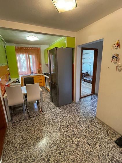 Apartament cu 2 camere decomandat în Petros