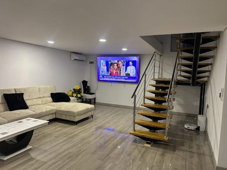Casă cu 4 camere în Central