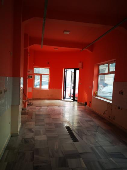Spațiu comercial, de 49 mp, în P-ța Ovidiu