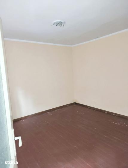 Casă cu 4 camere cu Teren 350 Mp în Central