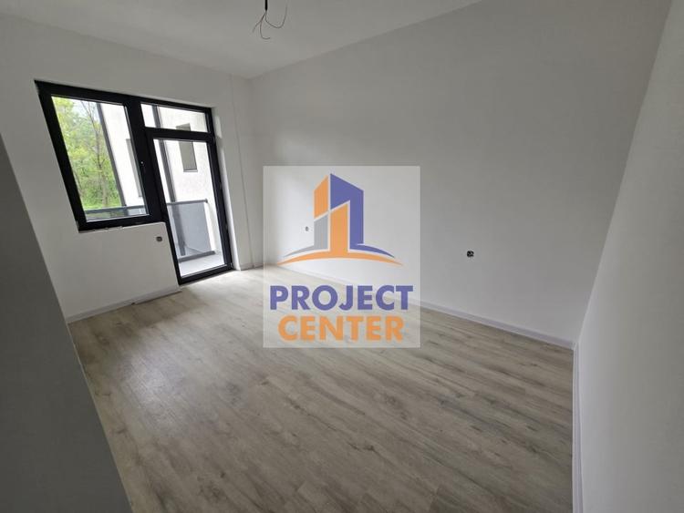 Apartament cu 3 camere decomandat în Prundu